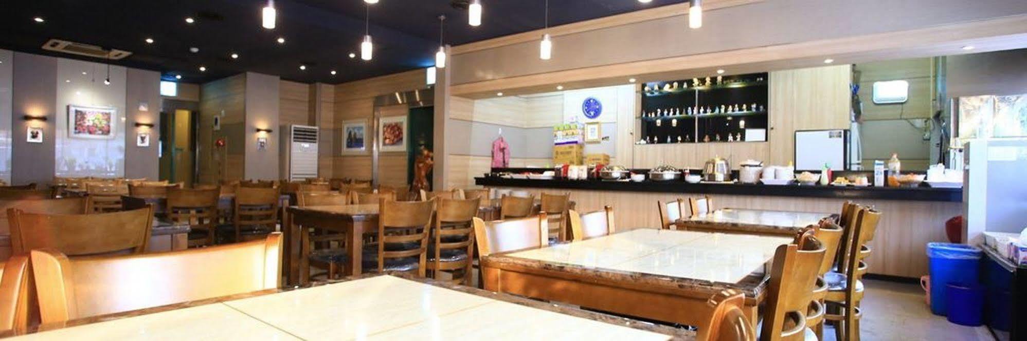 Hotel Friendly Dh Naissance By Mindrum Group 2*