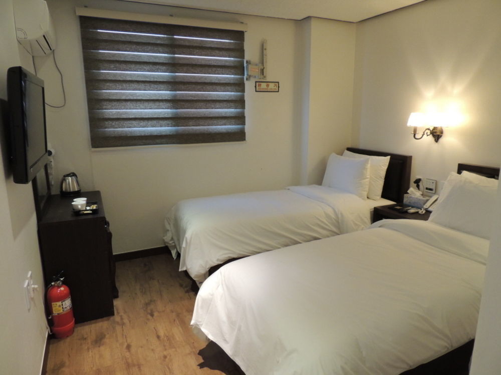 Friendly Dh Naissance Hotel 2*