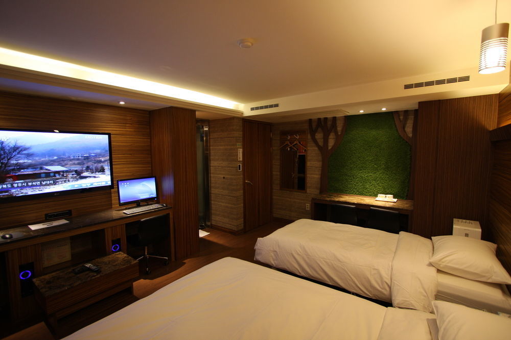 Friendly Dh Naissance Hotel 2*
